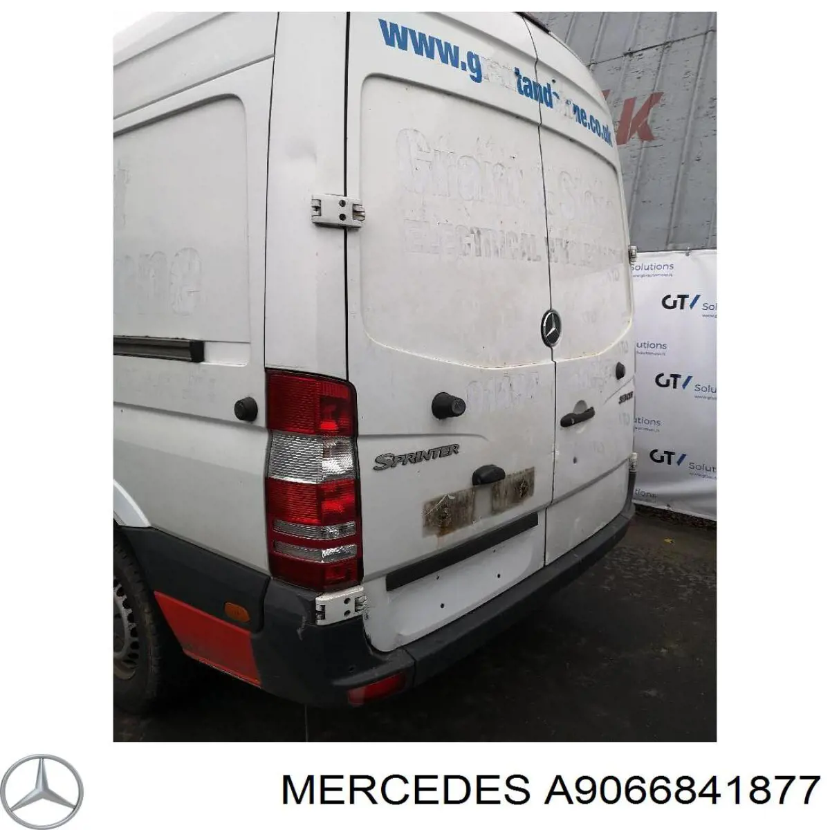 Підкрилок переднього крила, правий задній A9066841877 Mercedes