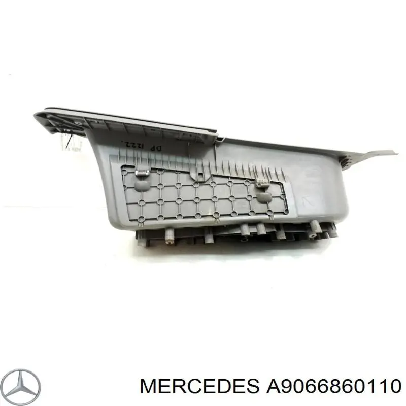 A90668601107J69 Mercedes підніжка права