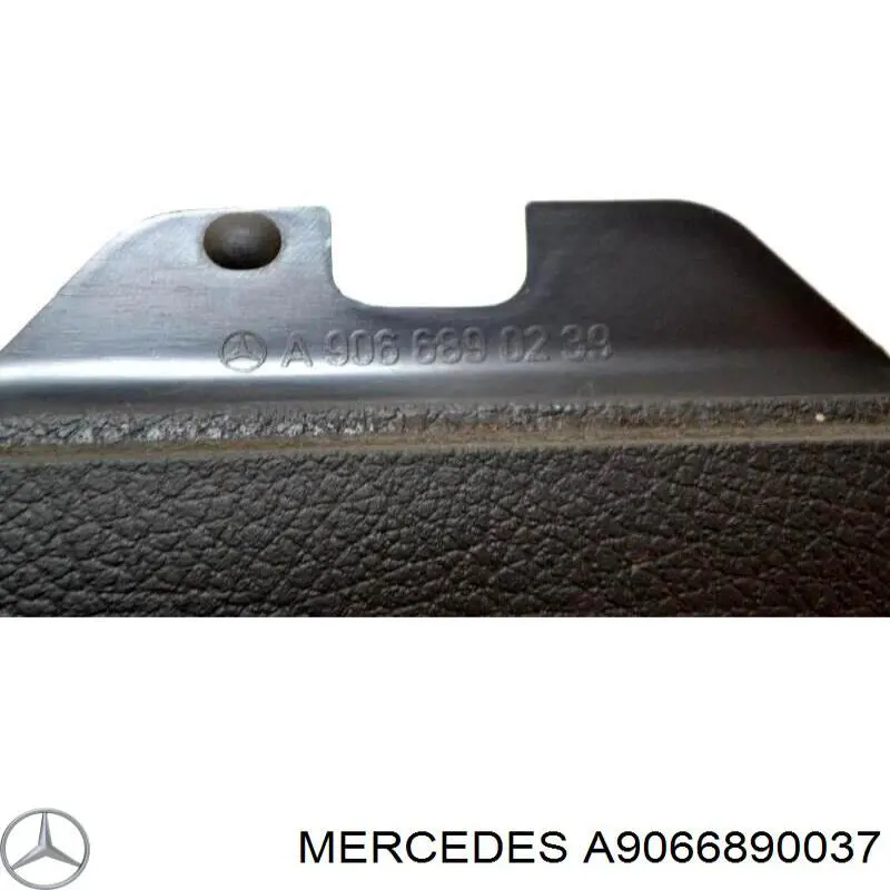 A9066890037 Mercedes декоративна накладка центральної консолі