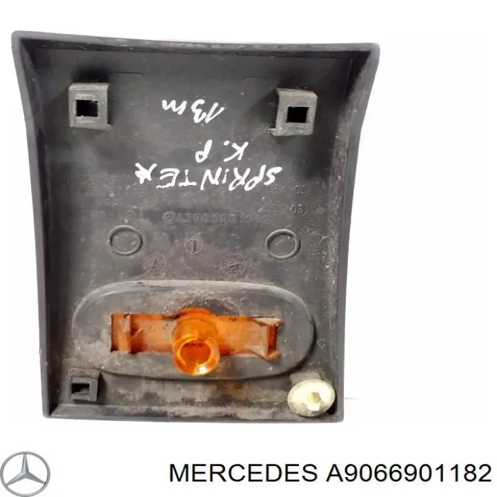 A9066901182 Mercedes Накладка стійки кузова зовнішня, передня ліва