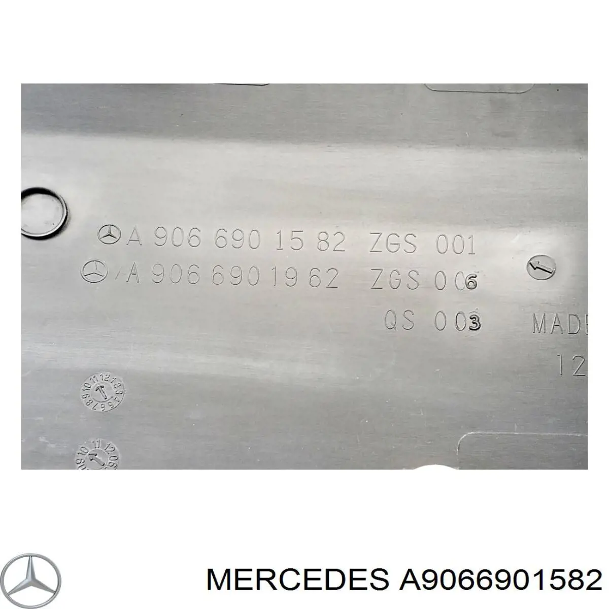 A9066901582 Mercedes Накладка заднього лівого крила