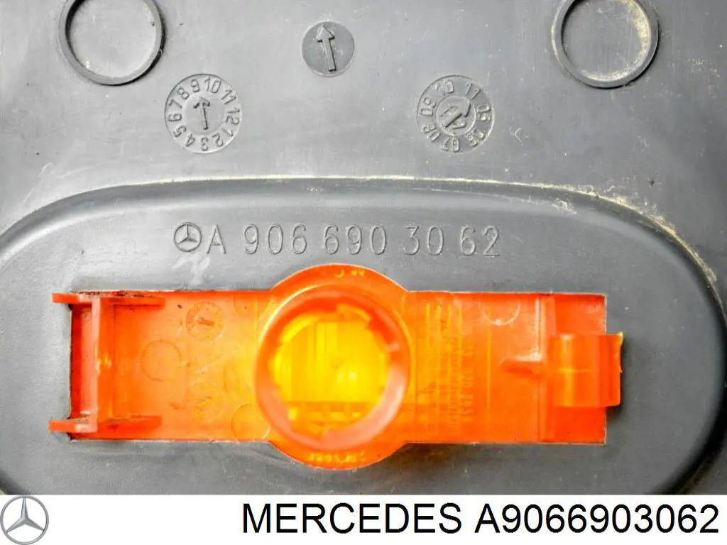 A9066903062 Mercedes Накладка стійки кузова зовнішня, передня ліва
