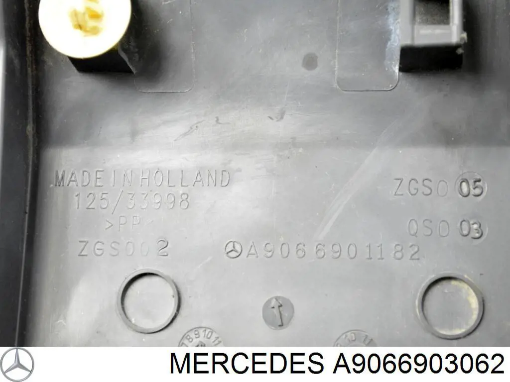 Накладка стійки кузова зовнішня, передня ліва Mercedes A9066903062 ціна, від 7.03 USD