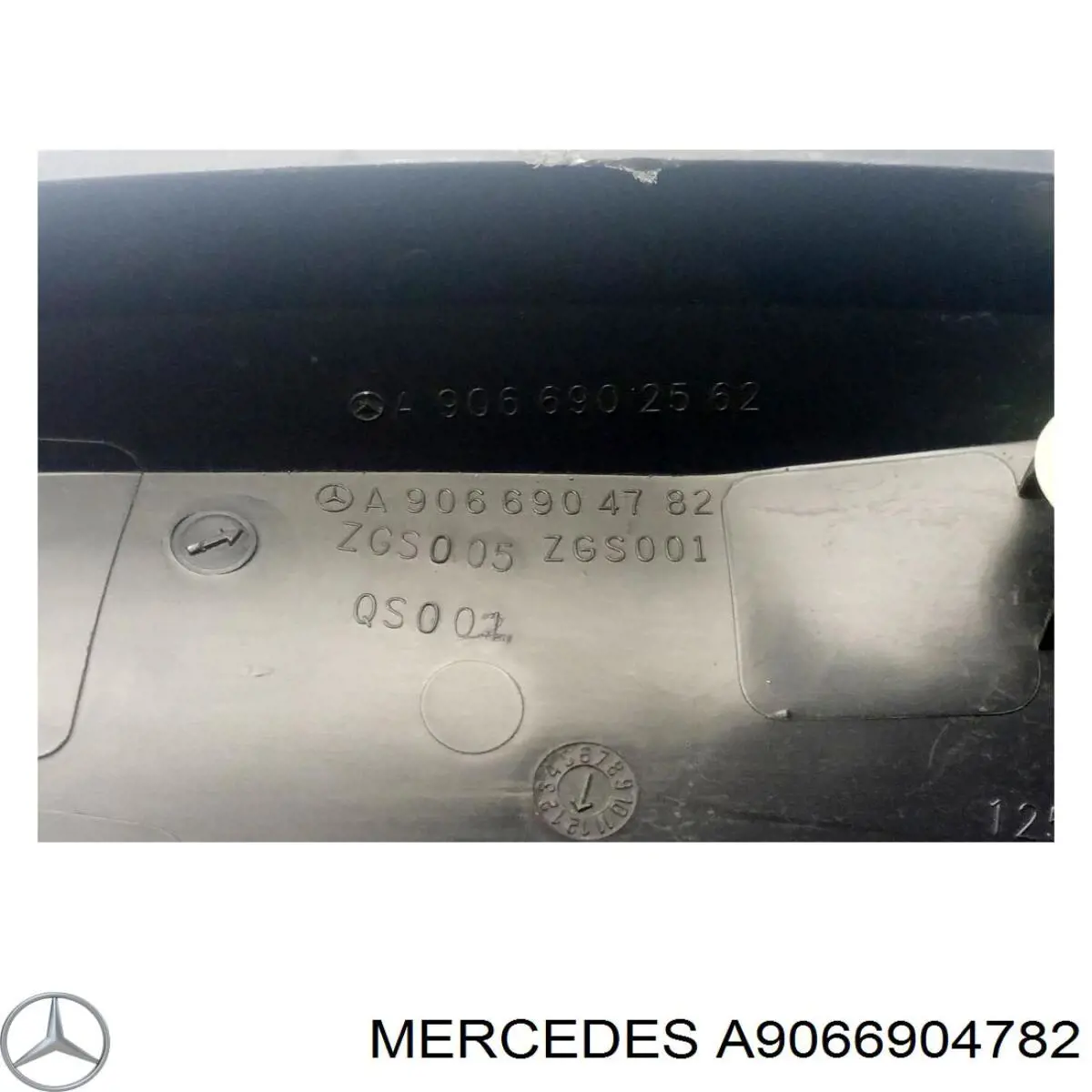 Накладка переднього лівого крила Mercedes A9066904782 ціна, від 6.51 USD