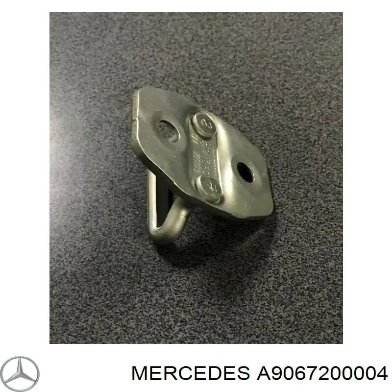 A9067200004 Mercedes петля-зачіп (відповідна частина замка двері передньої)