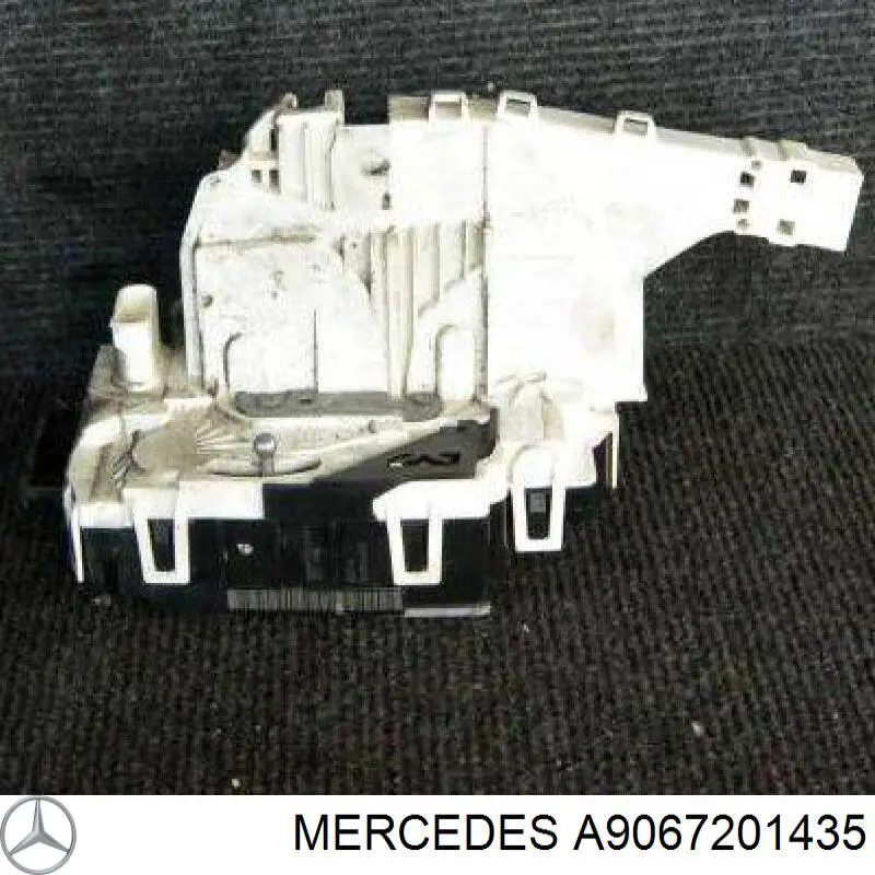 A9067201435 Mercedes Замок водійських дверей