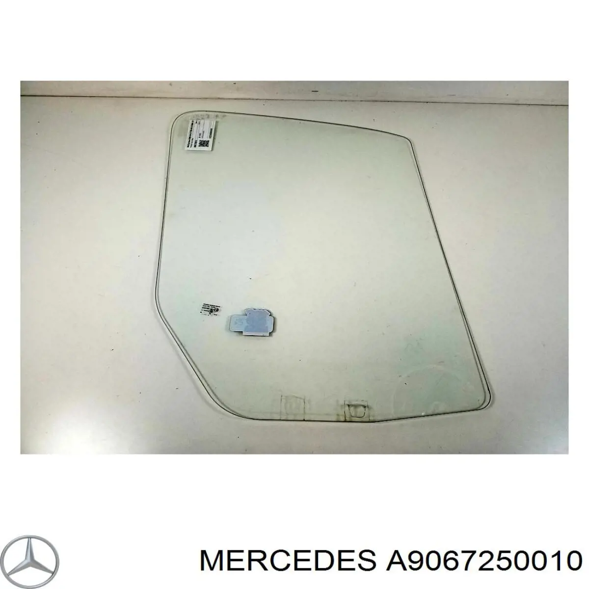 Купити A9067250010 Mercedes Скло та ущільнювачі скла вітрового правого/лівого