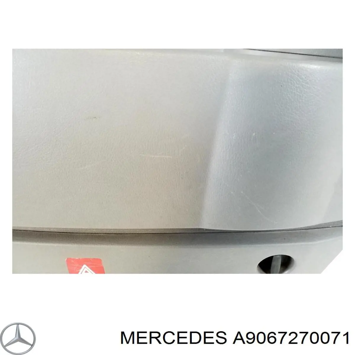 Купити A9067270071 Mercedes Обшивка дверей передніх лівих