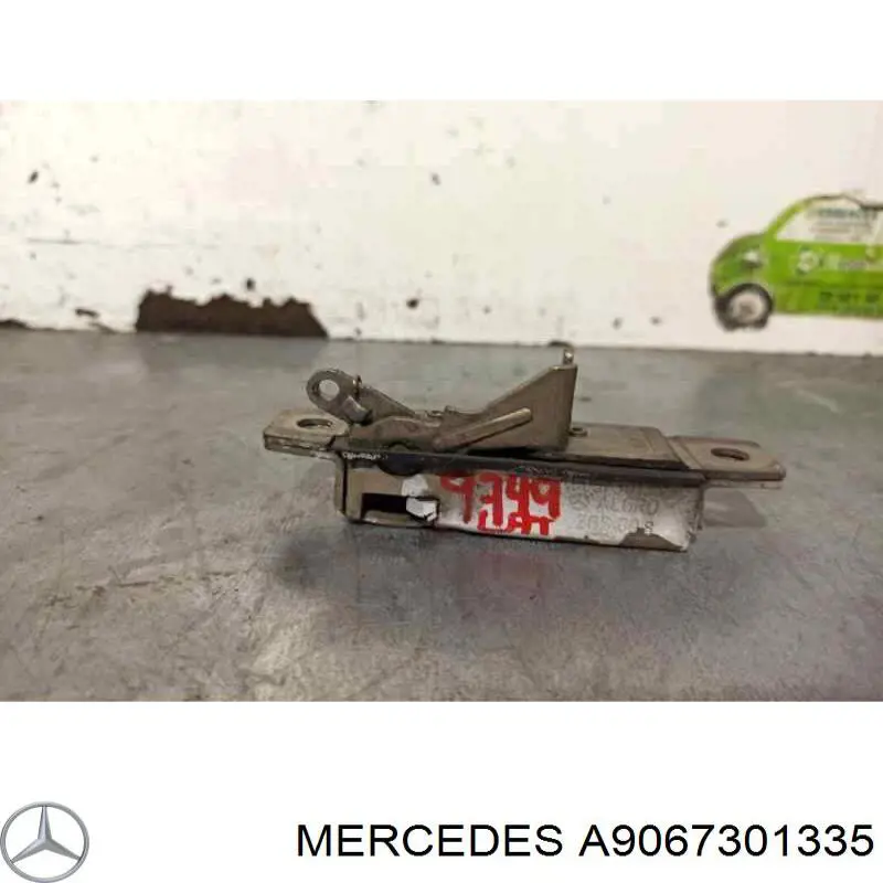 A9067301335 Mercedes замок дверей бічний/зсувний
