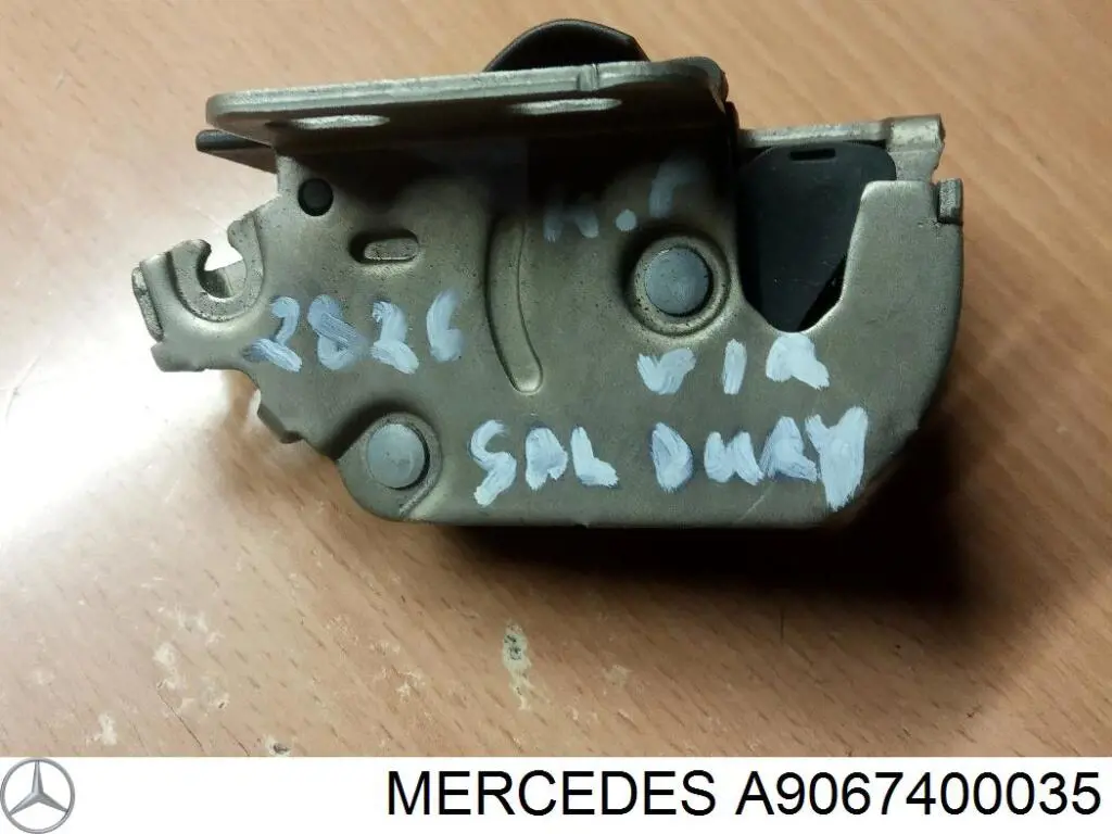 Замок задньої лівої двостулкової двері A9067400035 Mercedes