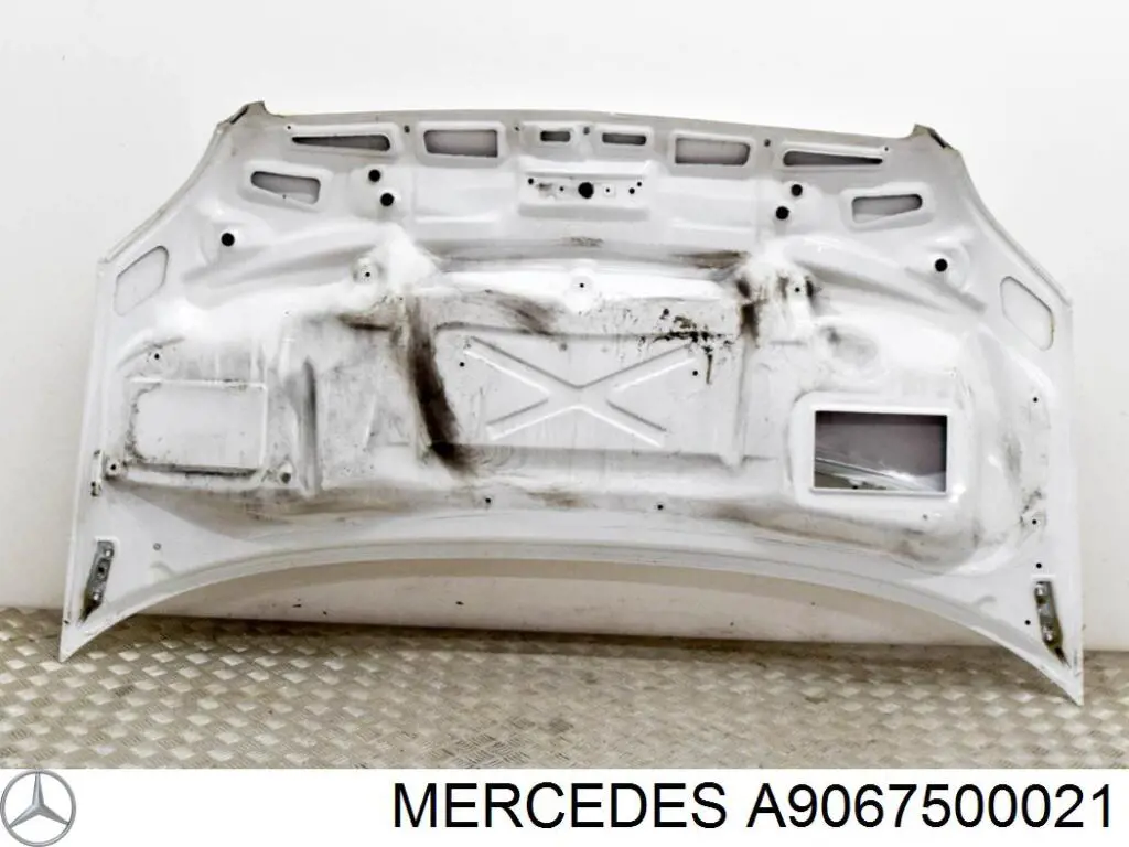 Петля капота, ліва A9067500021 Mercedes