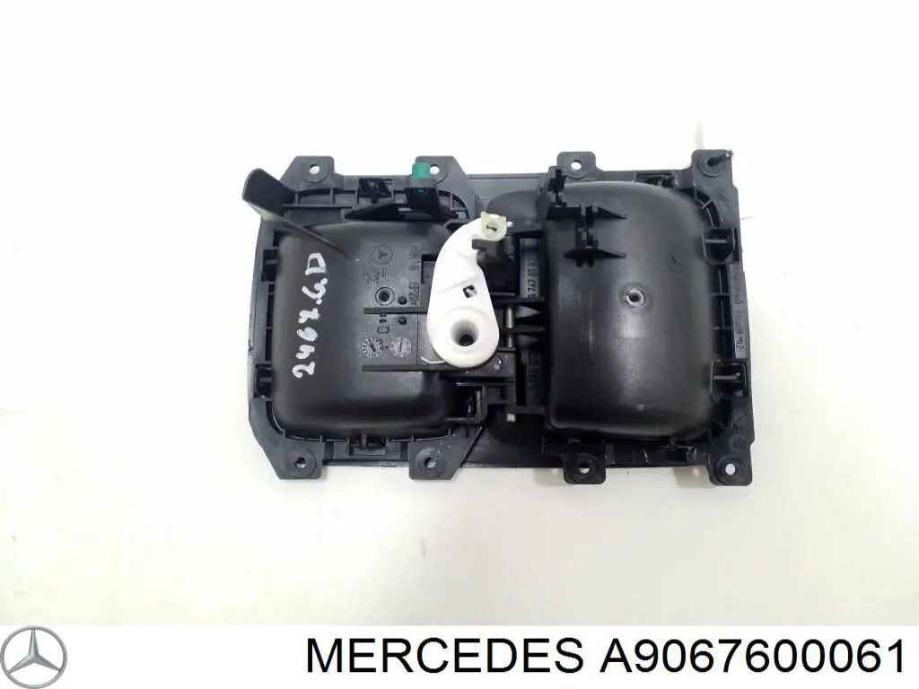 Купити A9067600061 Mercedes Ручка задньої (двостулкової) двері права внутрішня