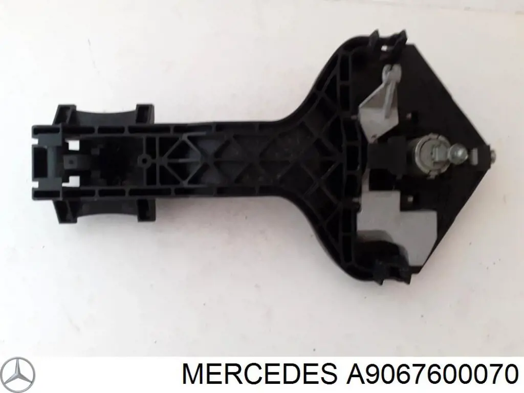 Купити A9067600070 Mercedes Ручка передньої двері зовнішня