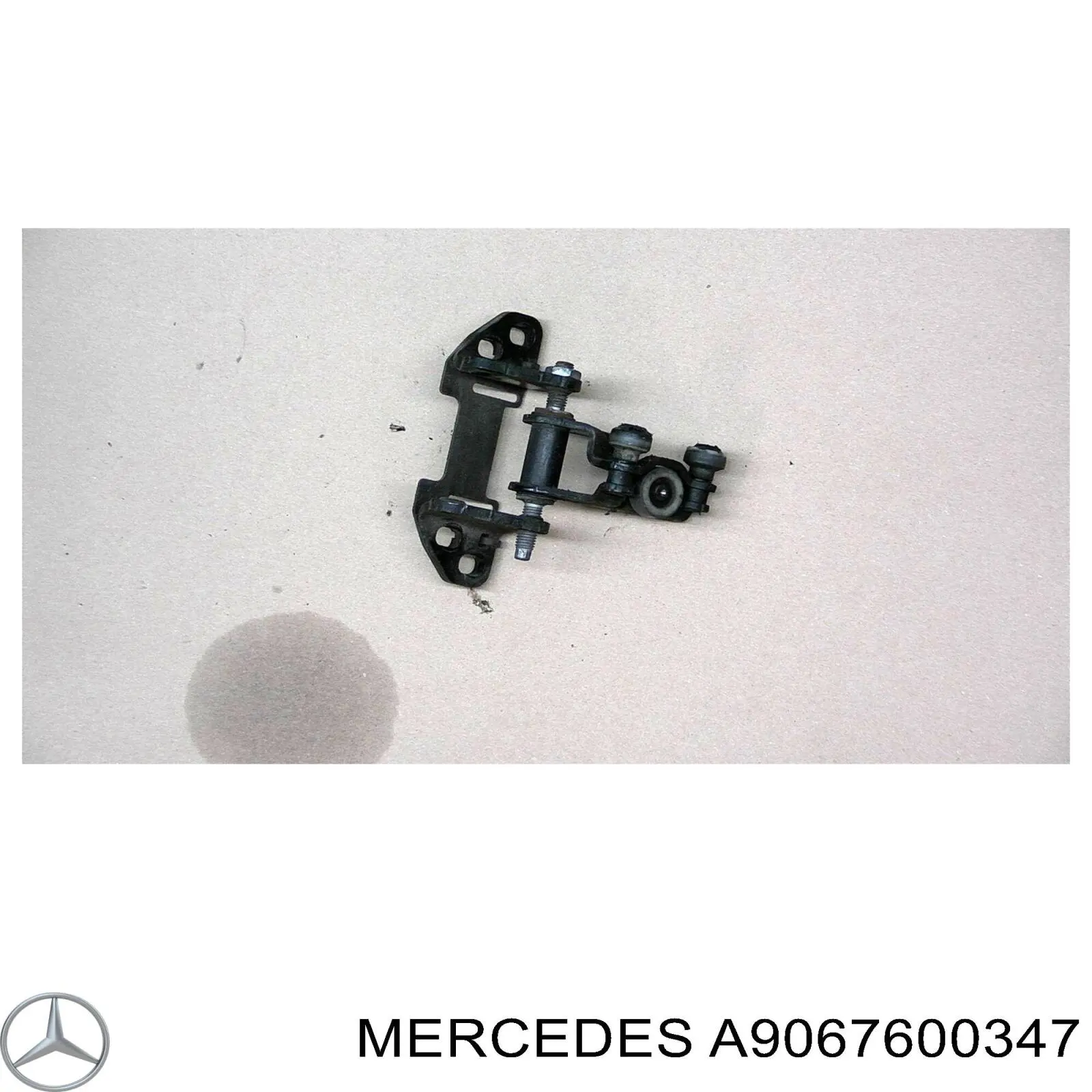 Купити A9067600347 Mercedes Ролик двері бічної/зсувної, правий центральний