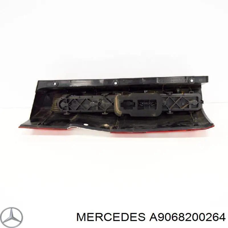 Купити A9068200264 Mercedes Задня права фара