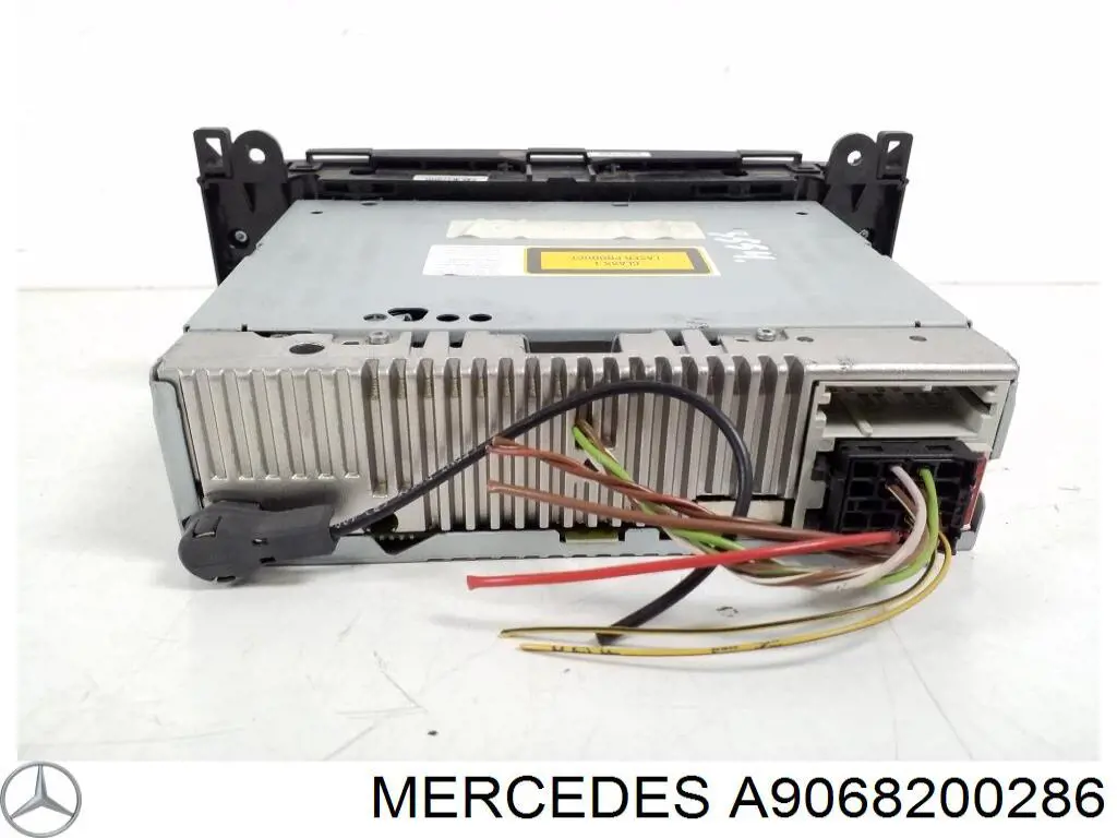 Магнітола (радіо AM/FM) Mercedes A9068200286 ціна, від 19.02 USD