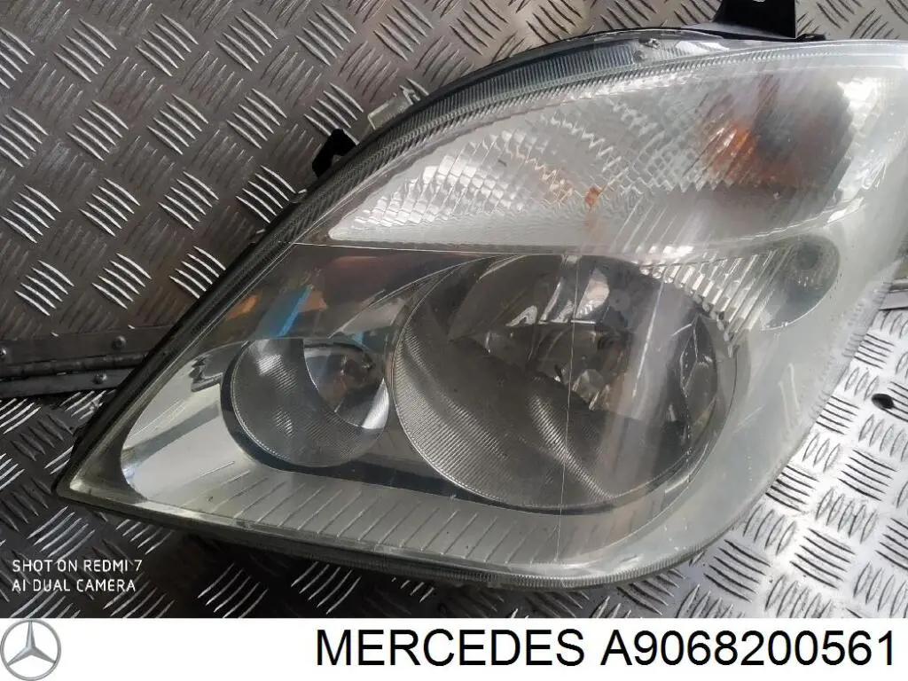 Купити A9068200561 Mercedes Фара