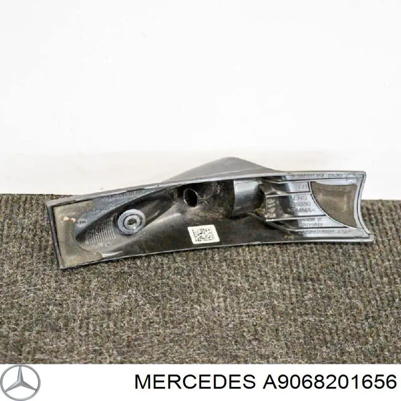 Купити A9068201656 Mercedes Габарит бічний (фургон)