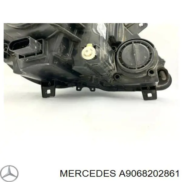 Фари Mercedes A9068202861 ціна, від 236.75 USD
