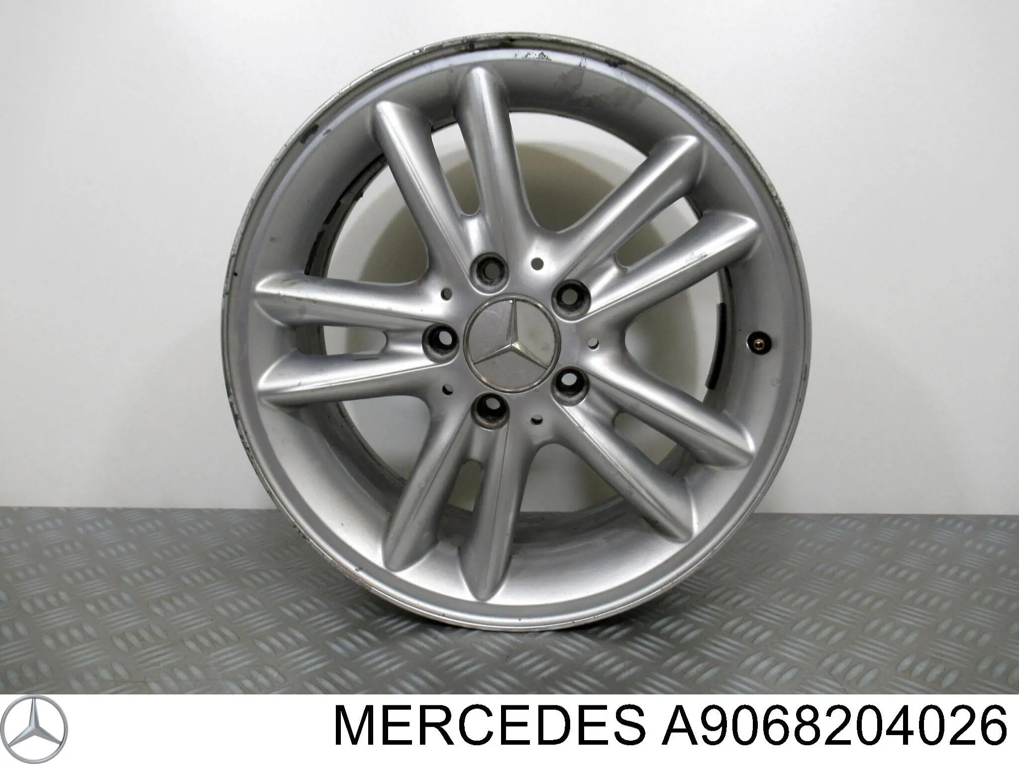 Купити A9068204026 Mercedes 