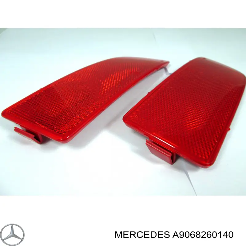 Правий катафот заднього бампера Mercedes A9068260140 ціна, від 6.36 USD