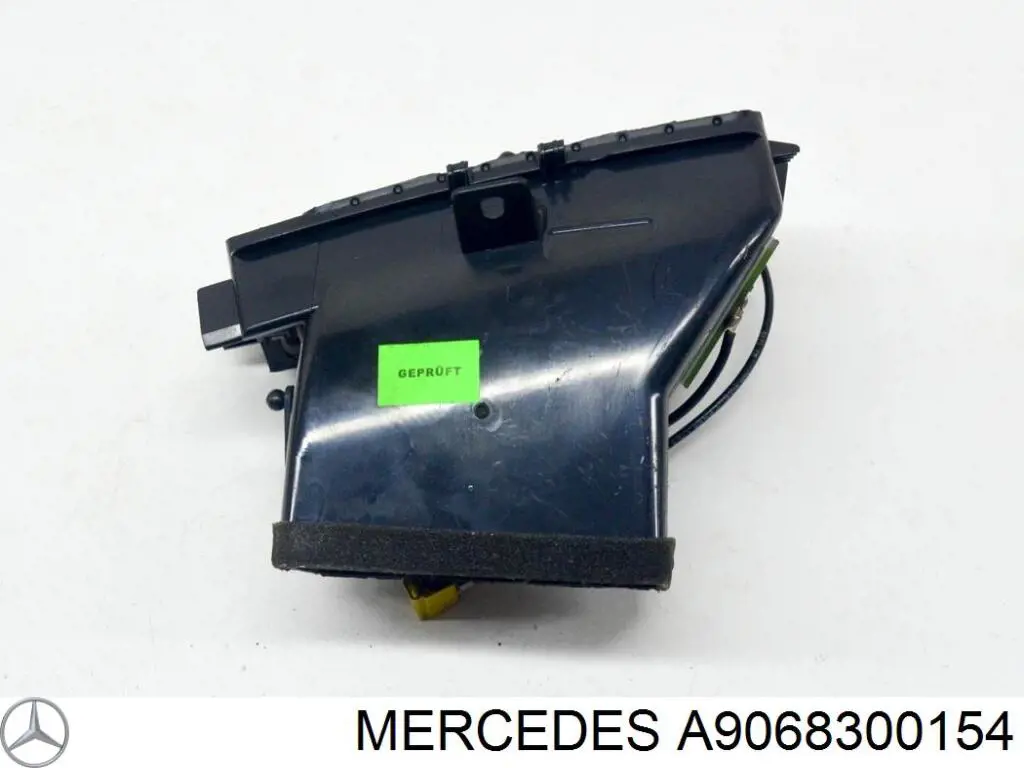 A9068300154 Mercedes решітка повітропровода права
