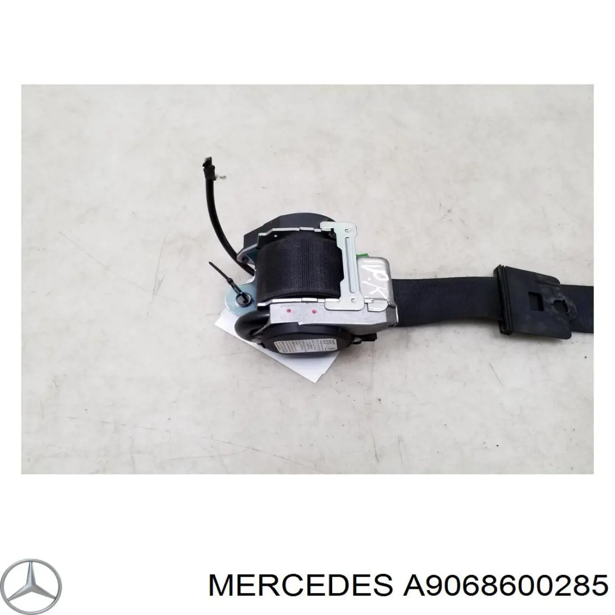A9068600285 Mercedes Ремінь безпеки передній правий