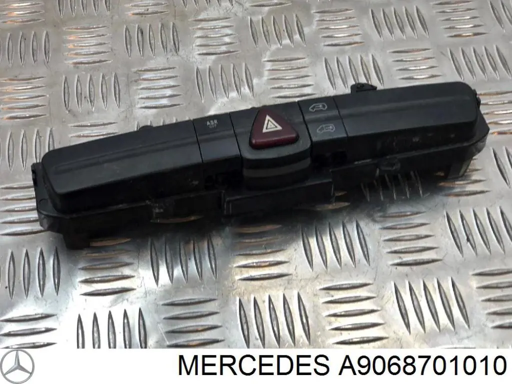 Купити A9068701010 Mercedes 
