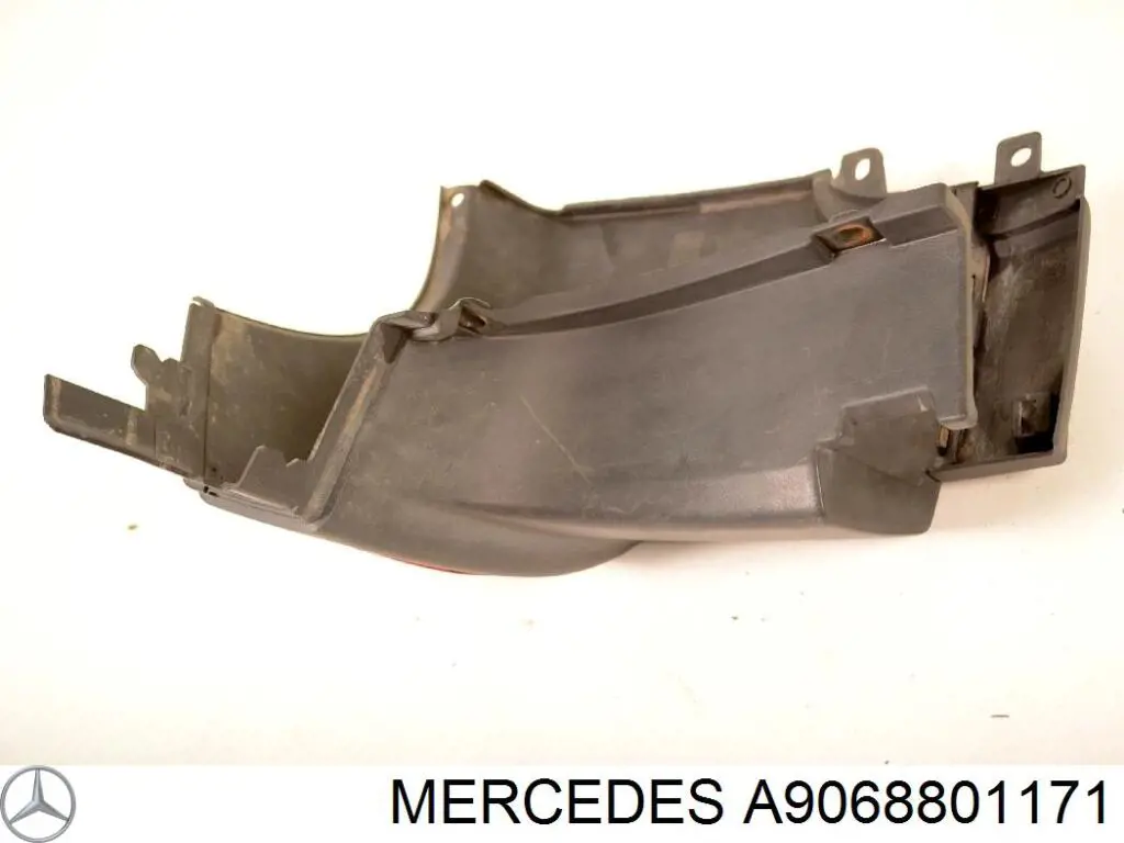 Бампер задній, права частина A9068801171 Mercedes