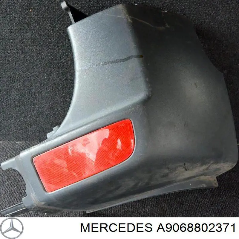 Ікло заднього бампера праве Mercedes A9068802371 ціна, від 11.43 USD