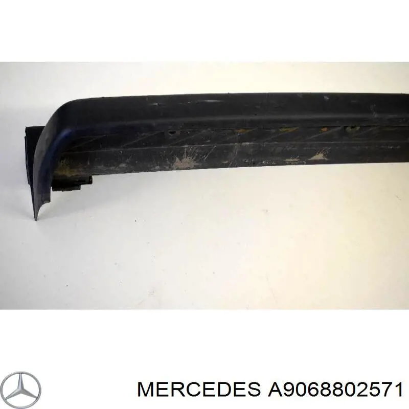 Задній бампер A9068802571 Mercedes