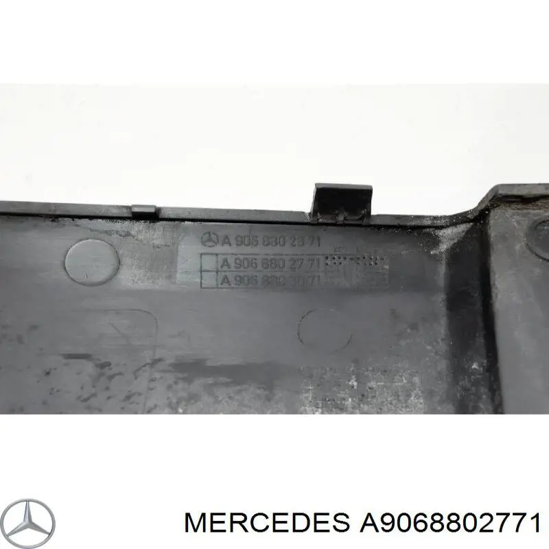 Накладка бампера заднього, права Mercedes A9068802771 ціна, від 5.99 USD