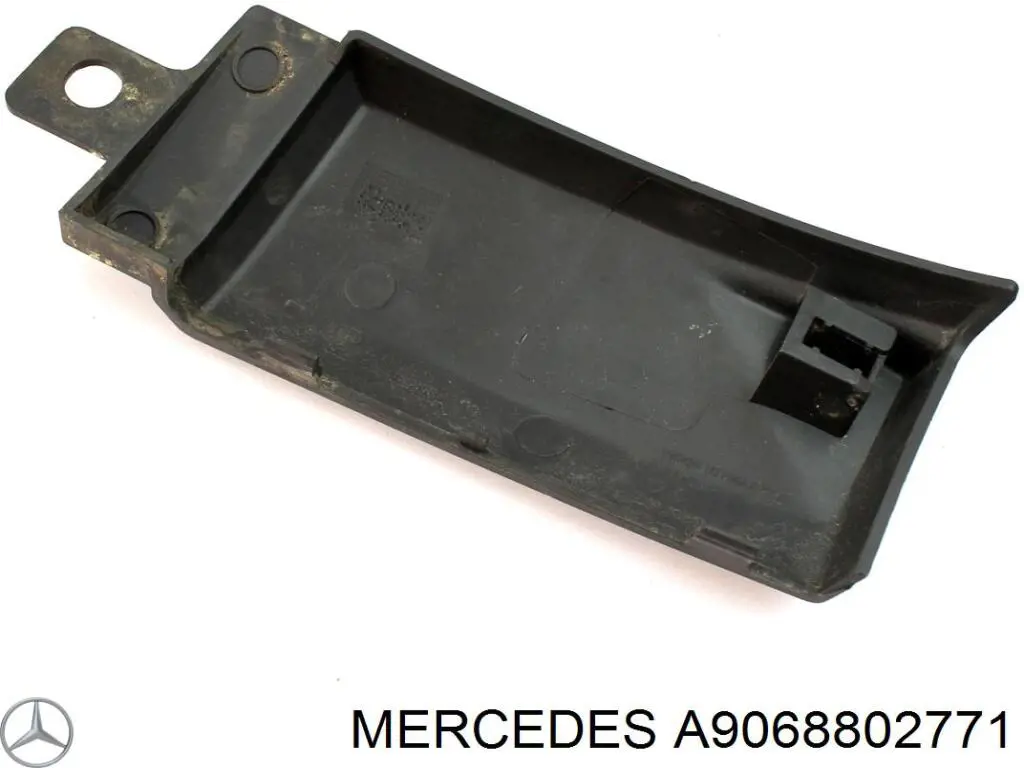 A9068802771 Mercedes накладка бампера заднього, права