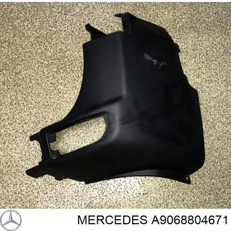 Купити A9068804671 Mercedes Бампер задній, права частина