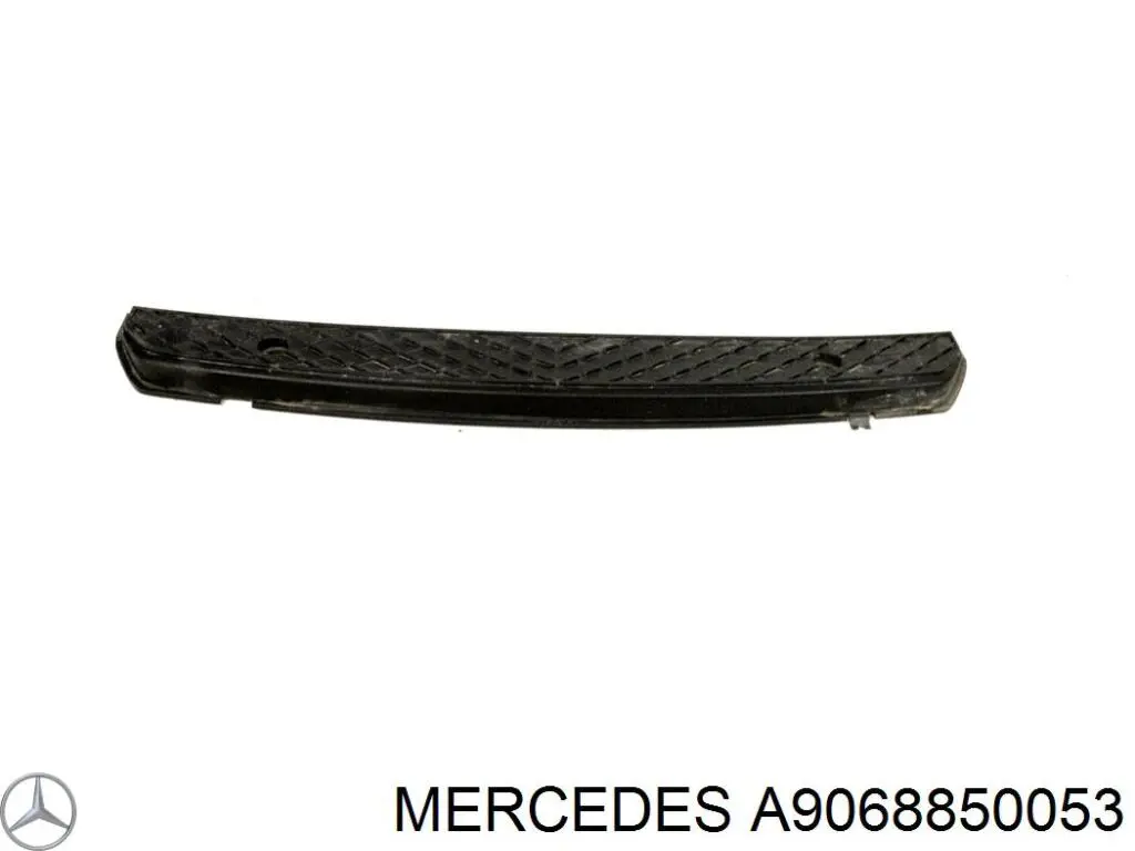 A9068850053 Mercedes решітка переднього бампера, центральна