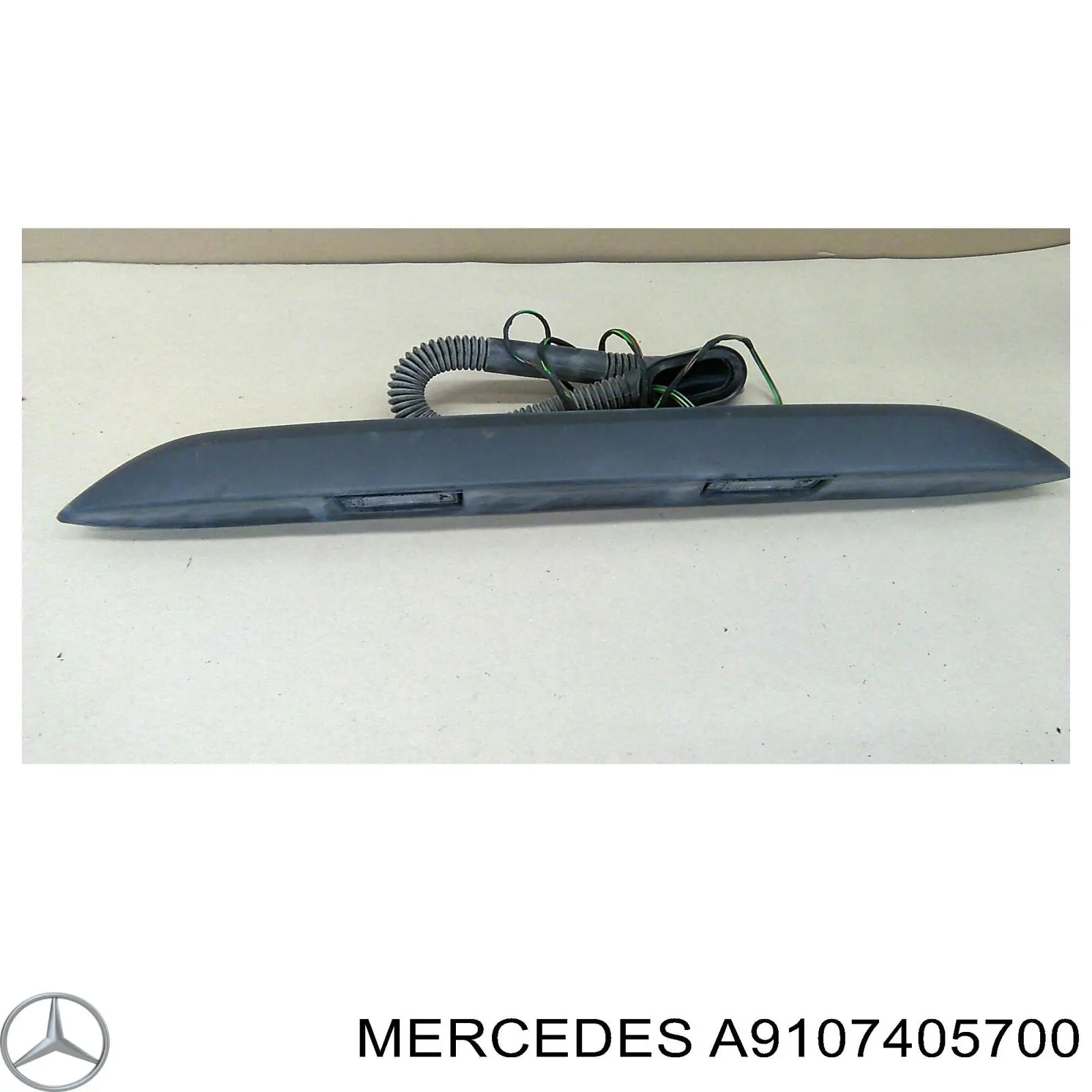 A9107405700 Mercedes Ручка задніх (навстіж) дверей, ліва зовнішня
