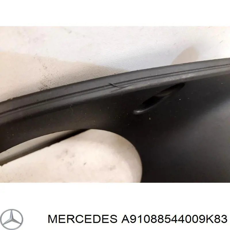 Купити A91088544009K83 Mercedes Заглушка/ решітка протитуманних фар бампера переднього, права