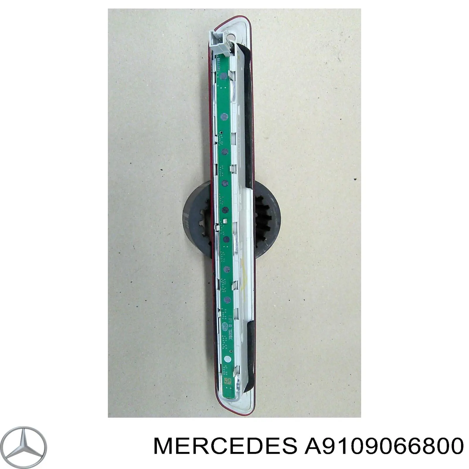 Стоп-сигнал Mercedes A9109066800 ціна, від 51.33 USD