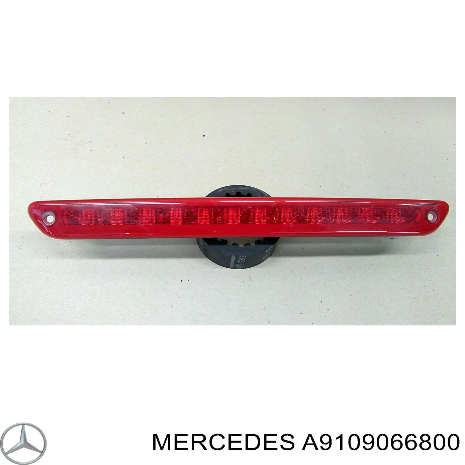 A9109066800 Mercedes Стоп-сигнал заднього скла