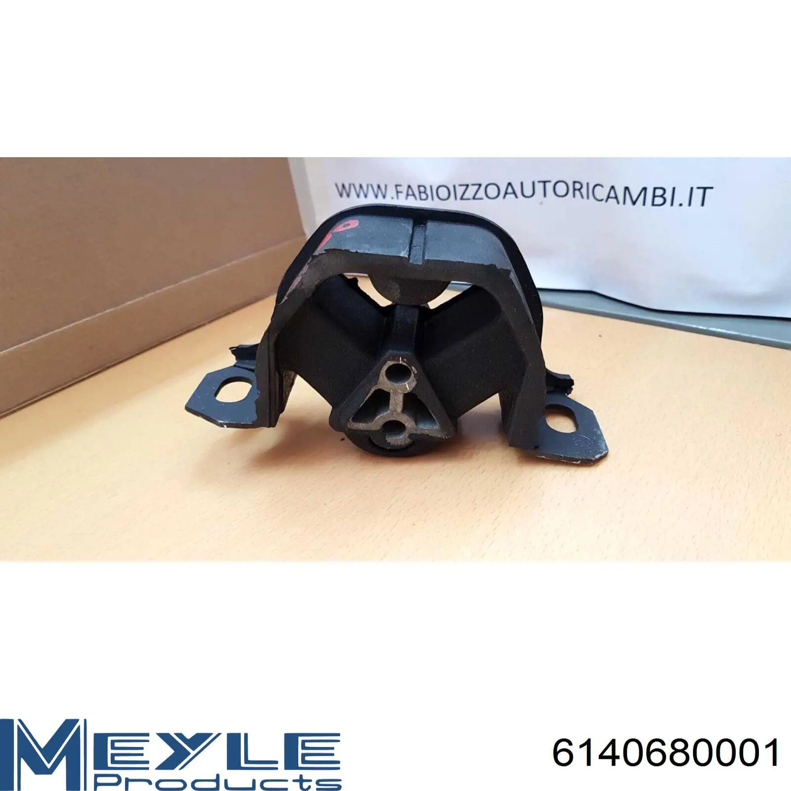 Подушка (опора) двигуна, ліва 0684126 Opel