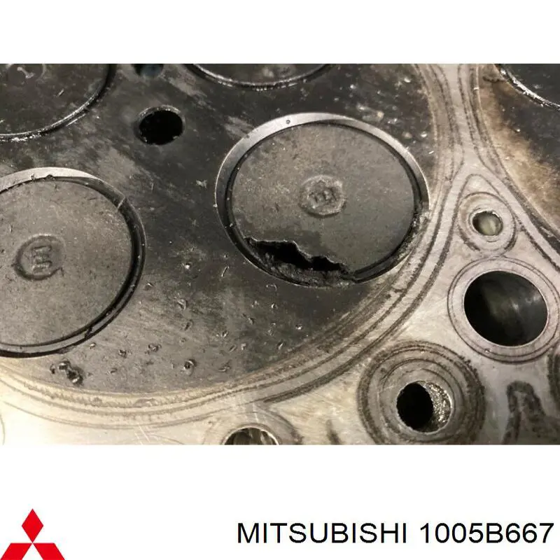 Головка двигуна Mitsubishi 1005B667 ціна, від 316.74 USD