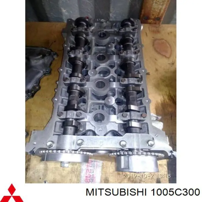 Купити 1005C300 Mitsubishi Головка блоку