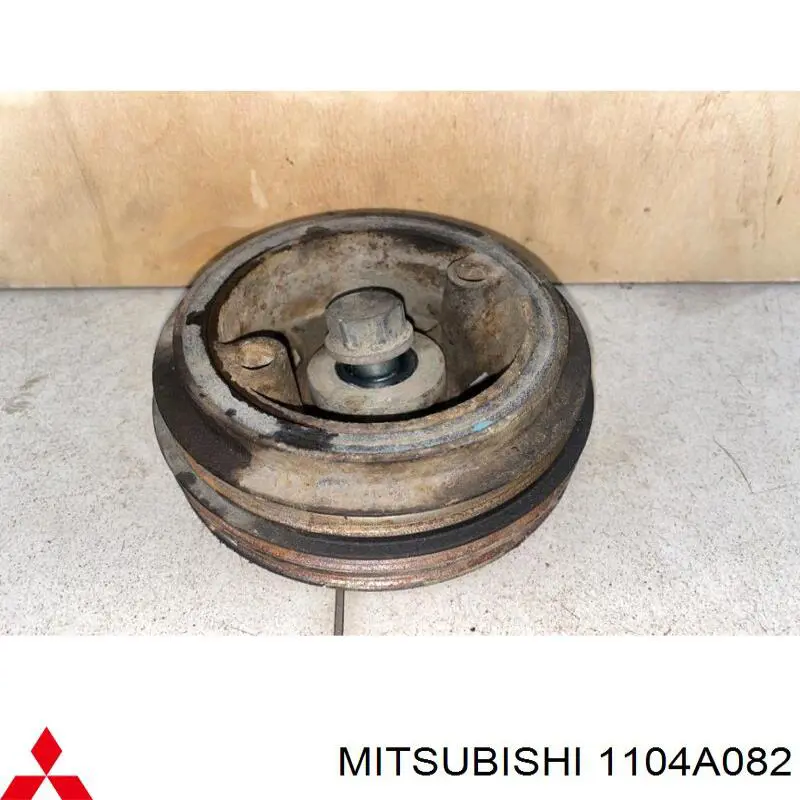 1104A082 Mitsubishi шків колінвала