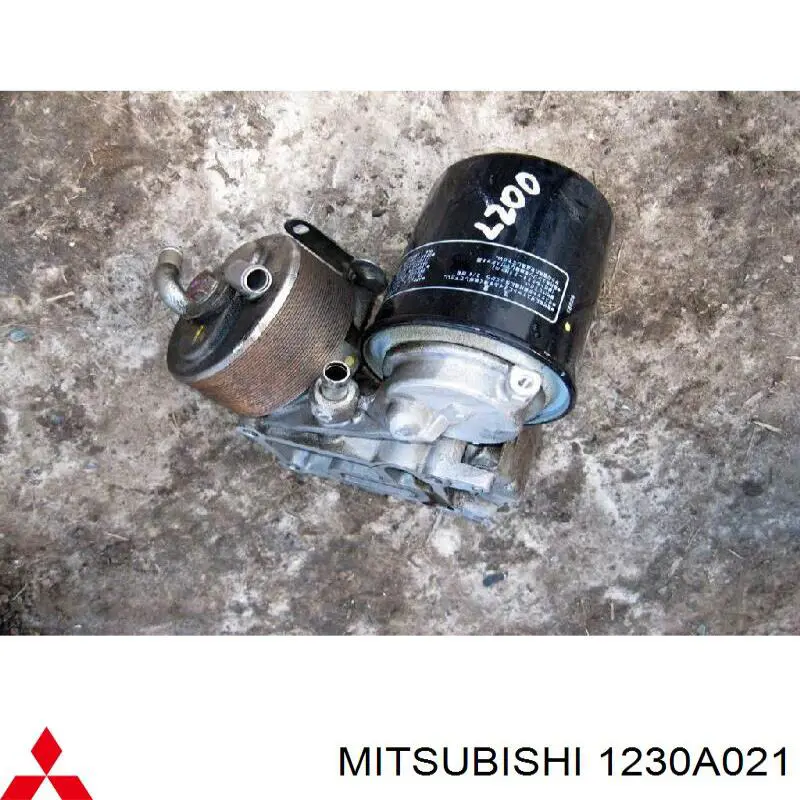 Кронштейн масляного фільтра 1230A021 Mitsubishi