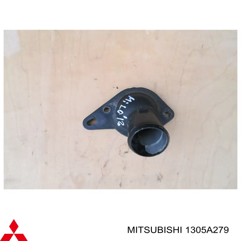 Кришка термостата Mitsubishi 1305A279 ціна, від 13.08 USD