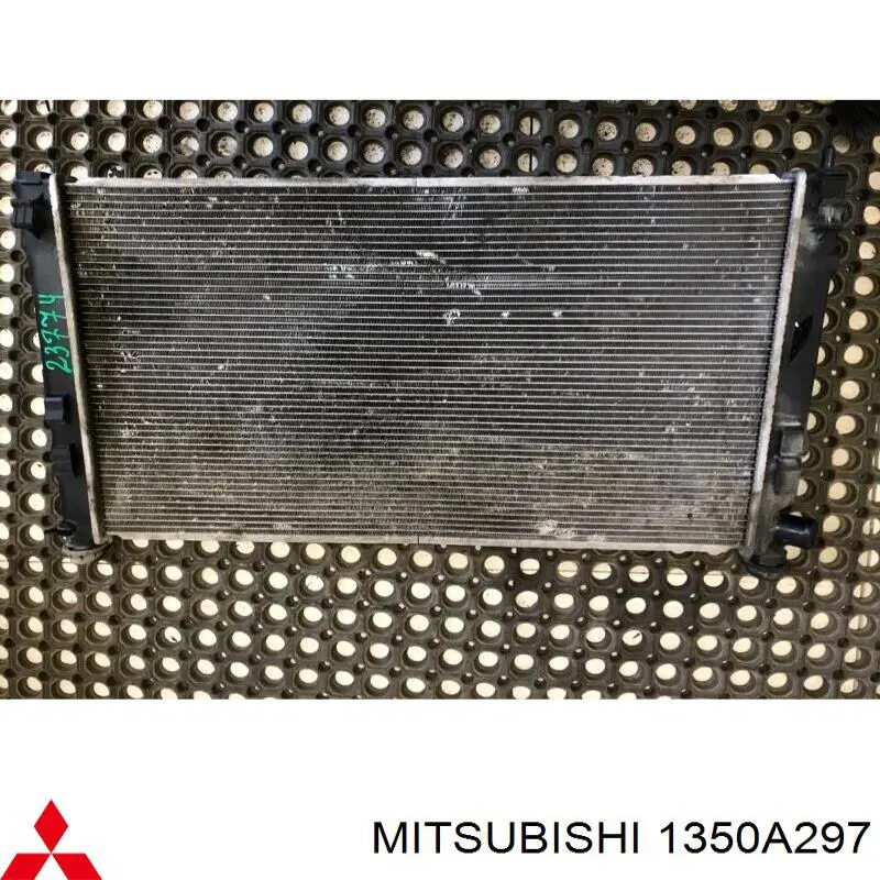 Купити 1350A297 Mitsubishi Радіатор двигуна