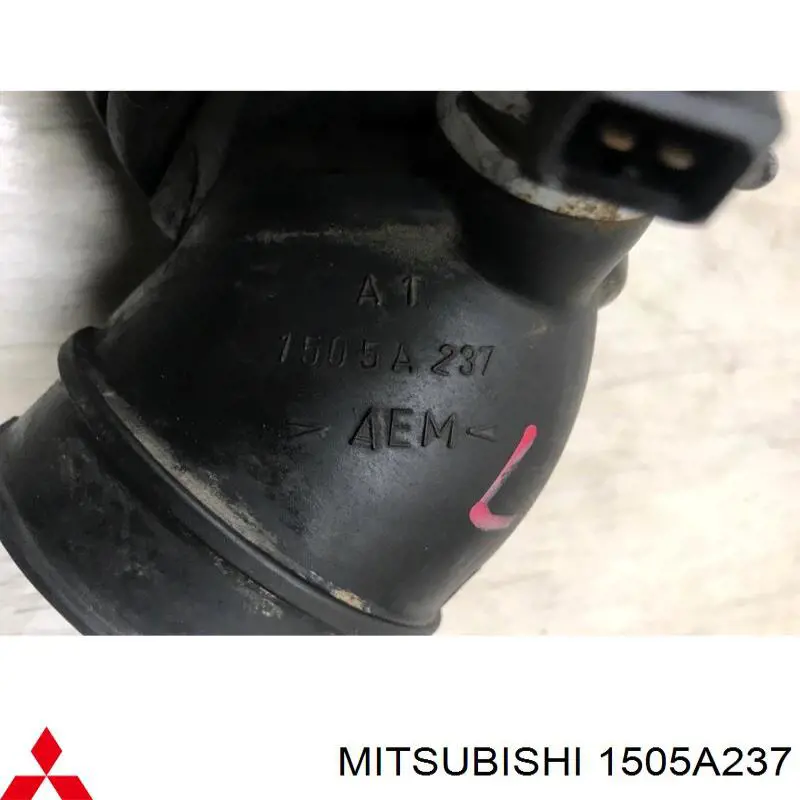 Патрубок повітряний, вихід повітряного фільтра Mitsubishi 1505A237 ціна, від 83.33 USD