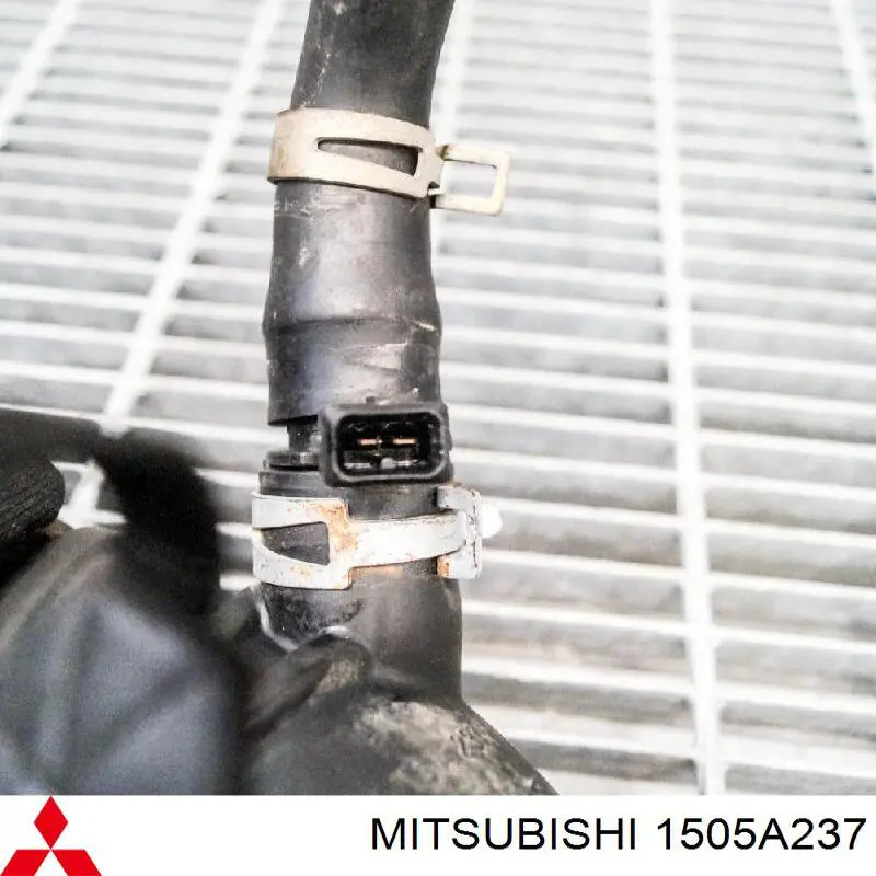 1505A237 Mitsubishi Патрубок повітряний, вихід повітряного фільтра