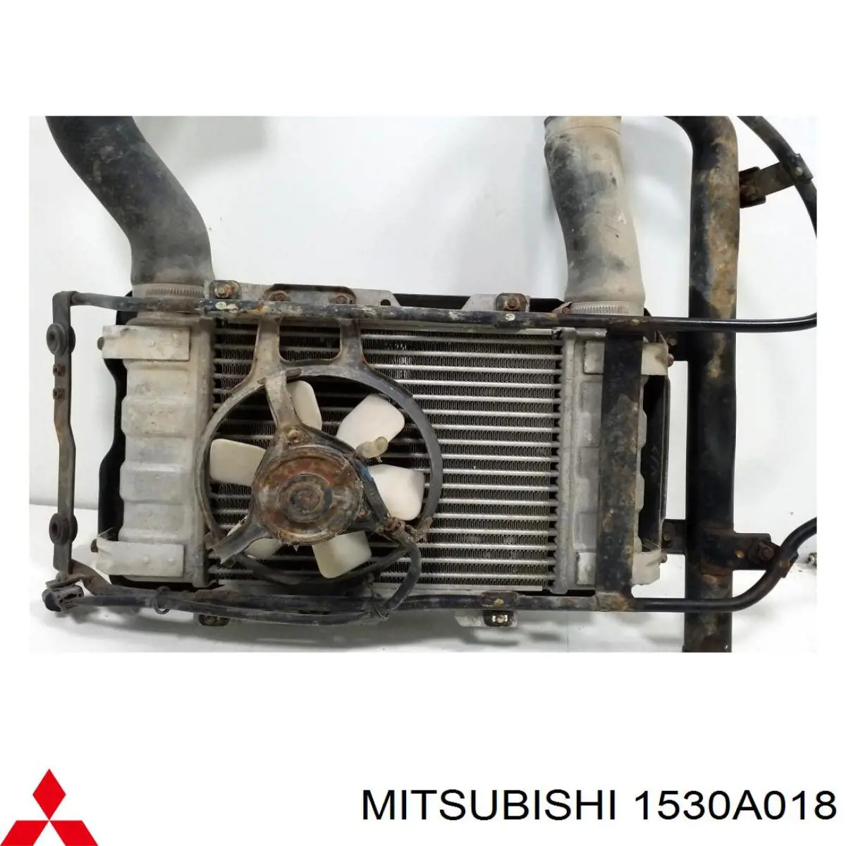 1530A018 Mitsubishi радіатор интеркуллера
