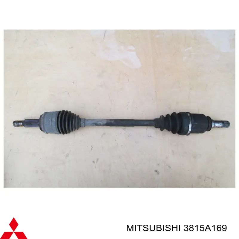 Купити 3815A169 Mitsubishi Ліва піввісь